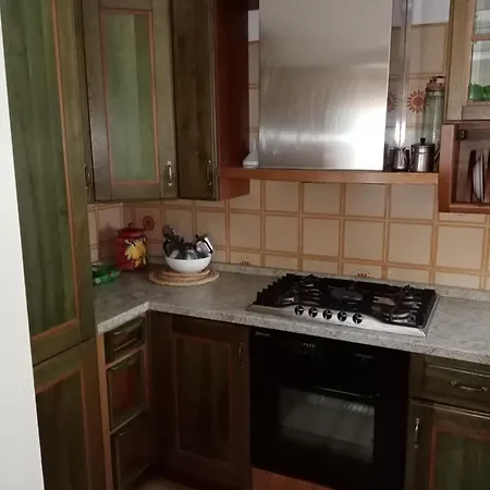 Via Po * Марина-ди- Кастаньето